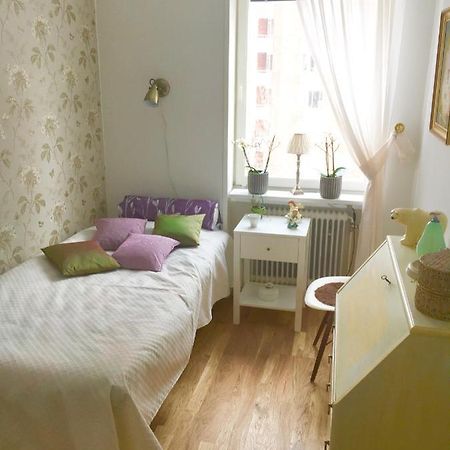 Farsta Bed And Breakfast Стокгольм Экстерьер фото