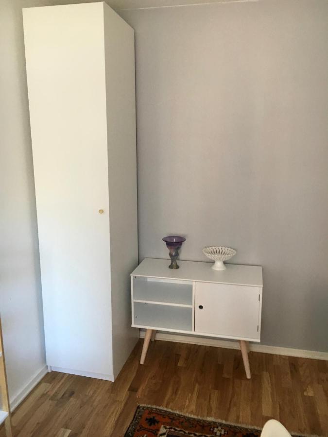 Farsta Bed And Breakfast Стокгольм Экстерьер фото