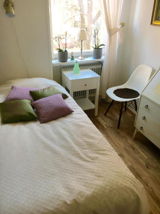 Farsta Bed And Breakfast Стокгольм Экстерьер фото